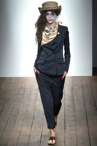 Look 1